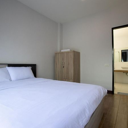 Room 36 Service Apartment Bangkok Eksteriør bilde