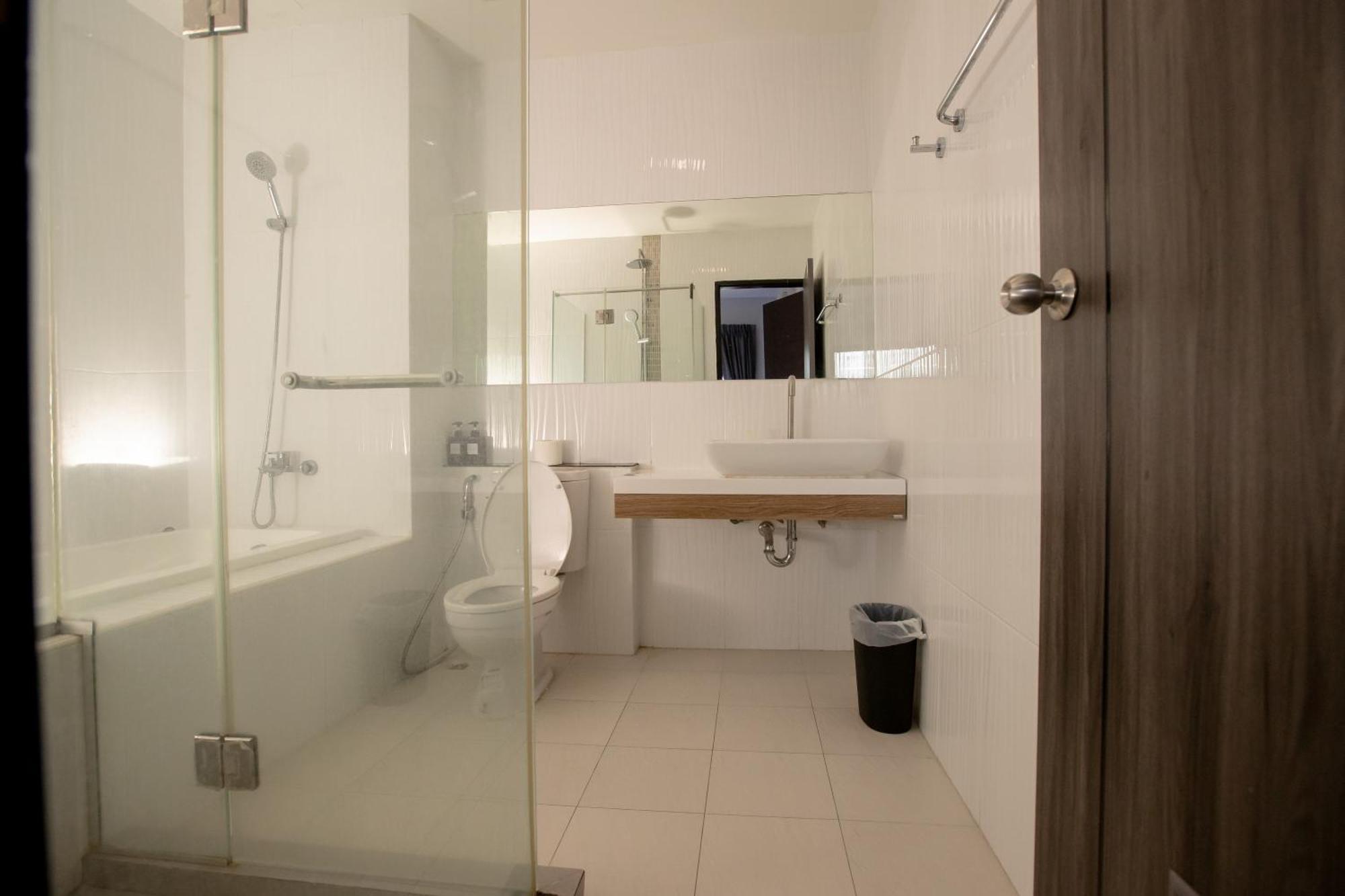 Room 36 Service Apartment Bangkok Eksteriør bilde