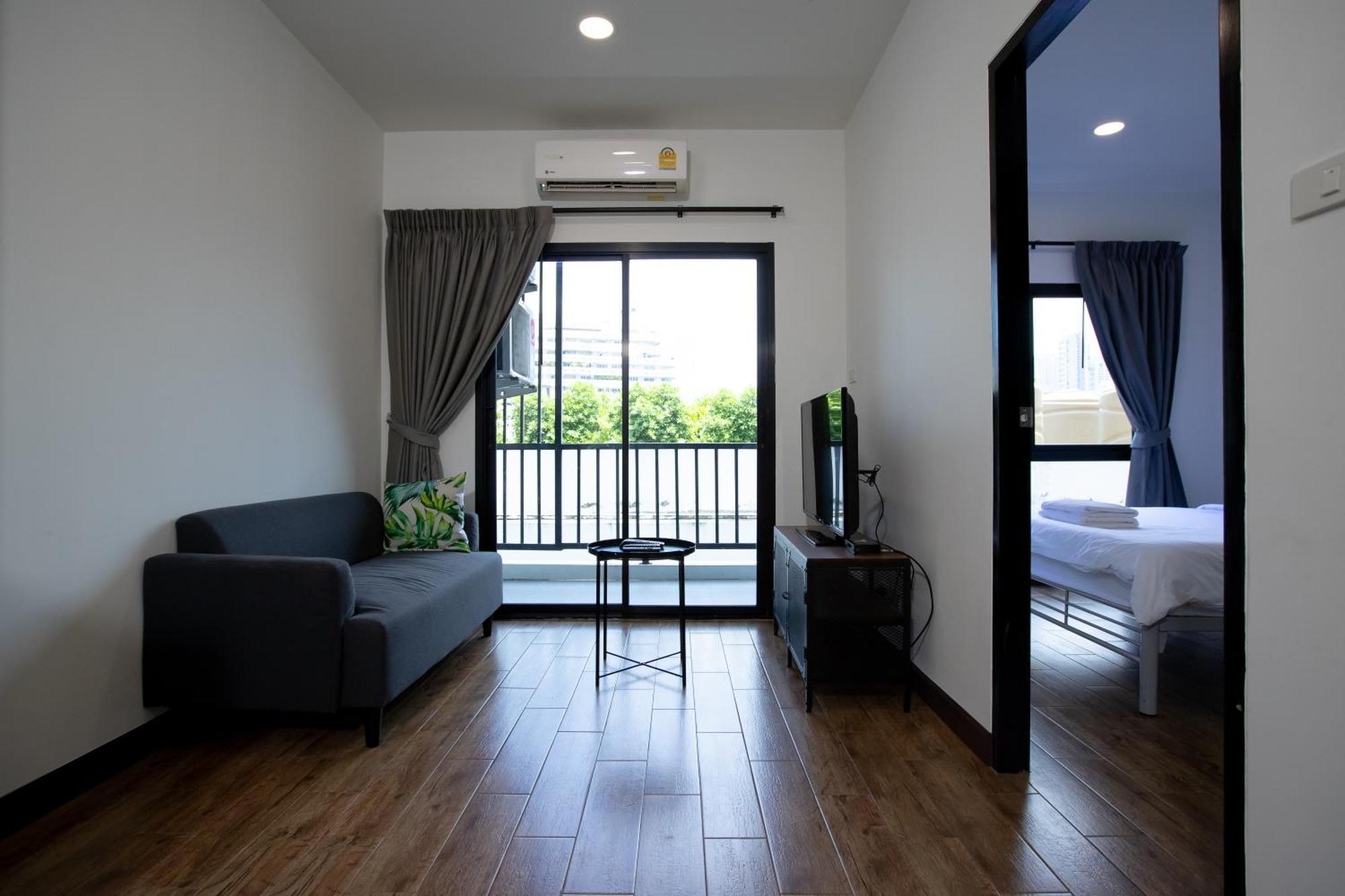 Room 36 Service Apartment Bangkok Eksteriør bilde