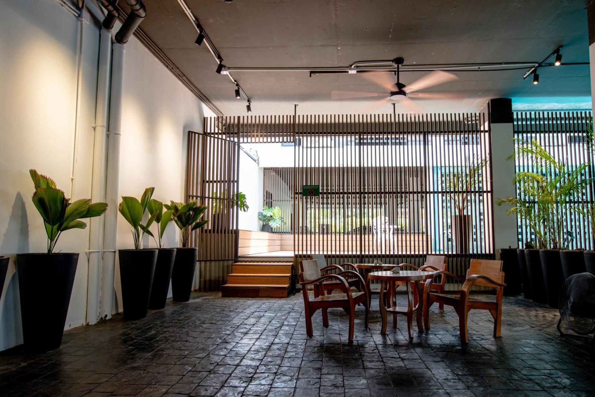 Room 36 Service Apartment Bangkok Eksteriør bilde